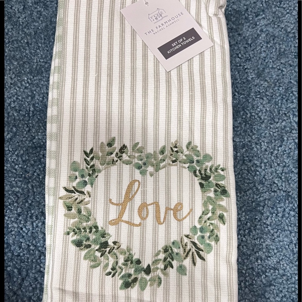 NEW LOVE Kitchen 🍀 Hand Towels; absorbant and colorful!